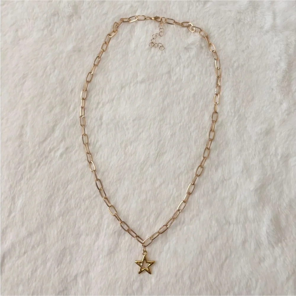 5/$15 🩷 MUST BUNDLE Gold Star Pendant Chain Necklace